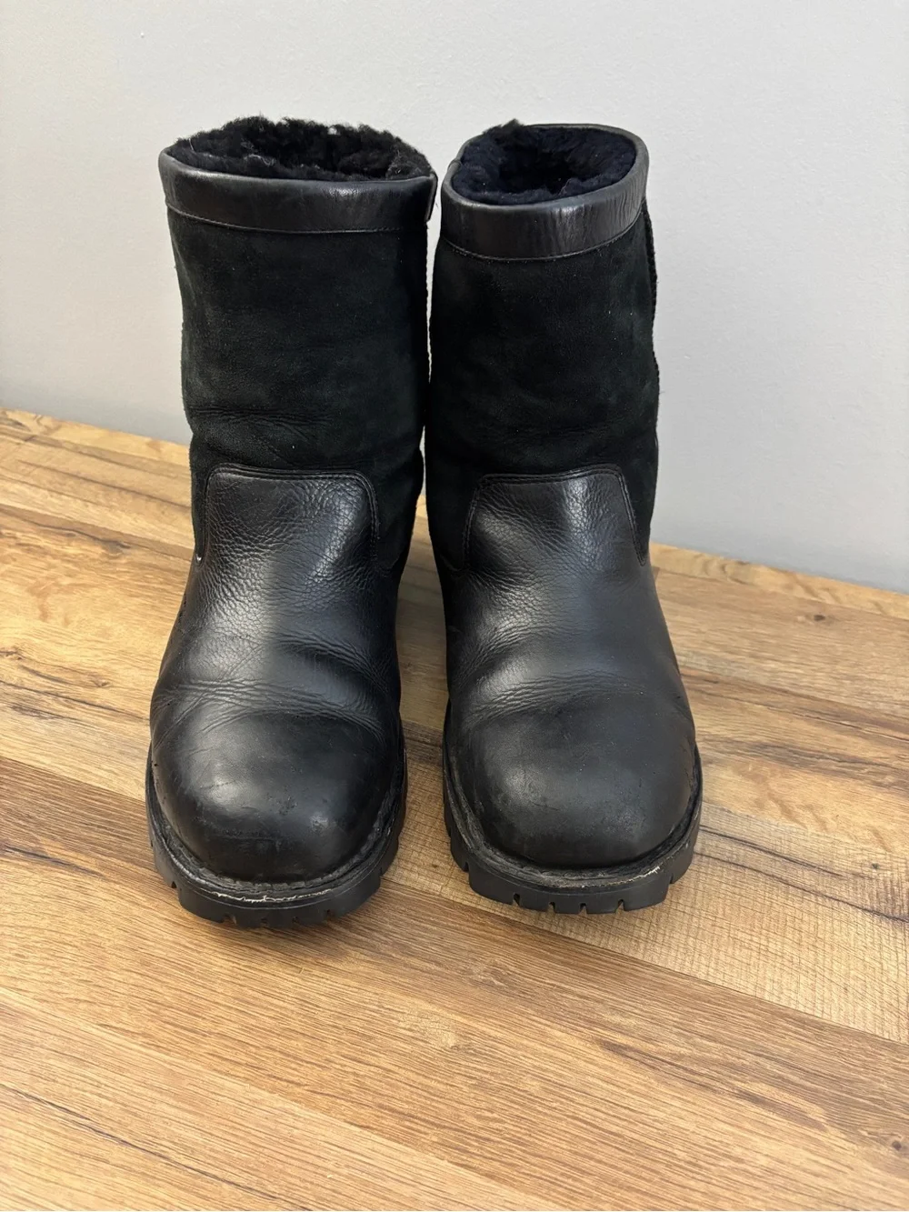 UGG Australia Butte Leather Suede Sheepskin Winter Snow Boots Black Men’s
